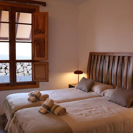 Βίλα Embeleso - *